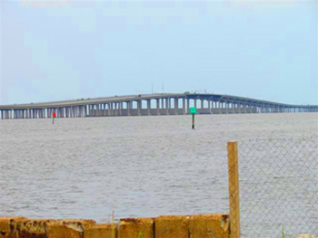 bridge over Lake Pontchartrain