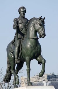 King Henry IV statue