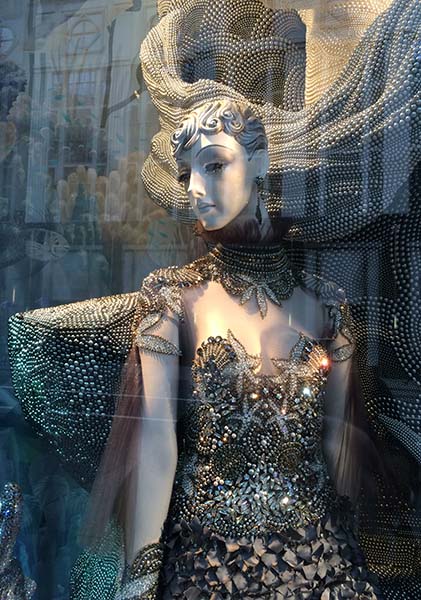 Xmas window at Macy's