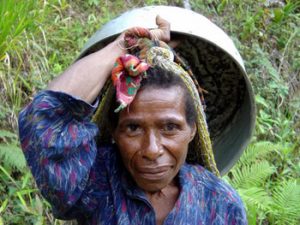 indigenous PNG woman