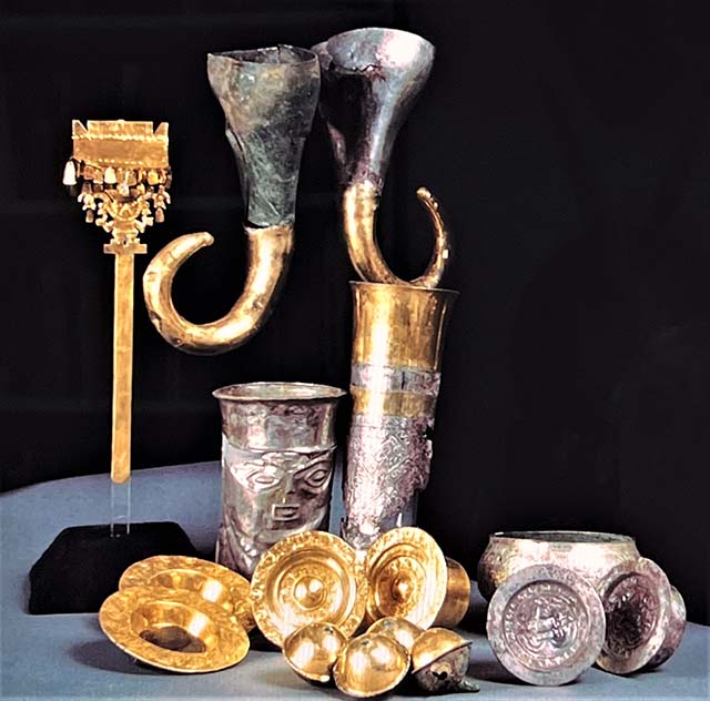 Bi-metals Implements and A Scepter