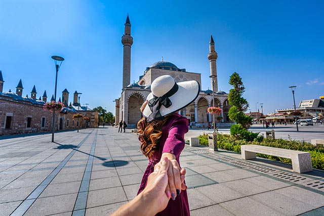 Tourists at Turkish Mosque