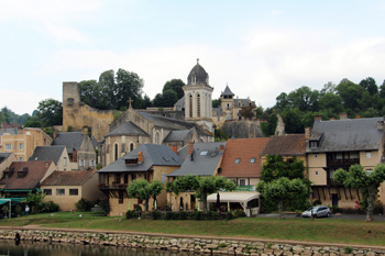 Montignac village