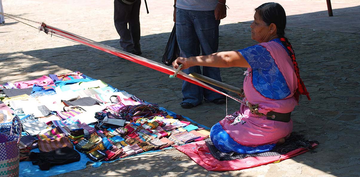 oaxaca woman weaving