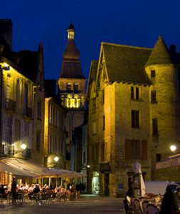 sarlat main square at night