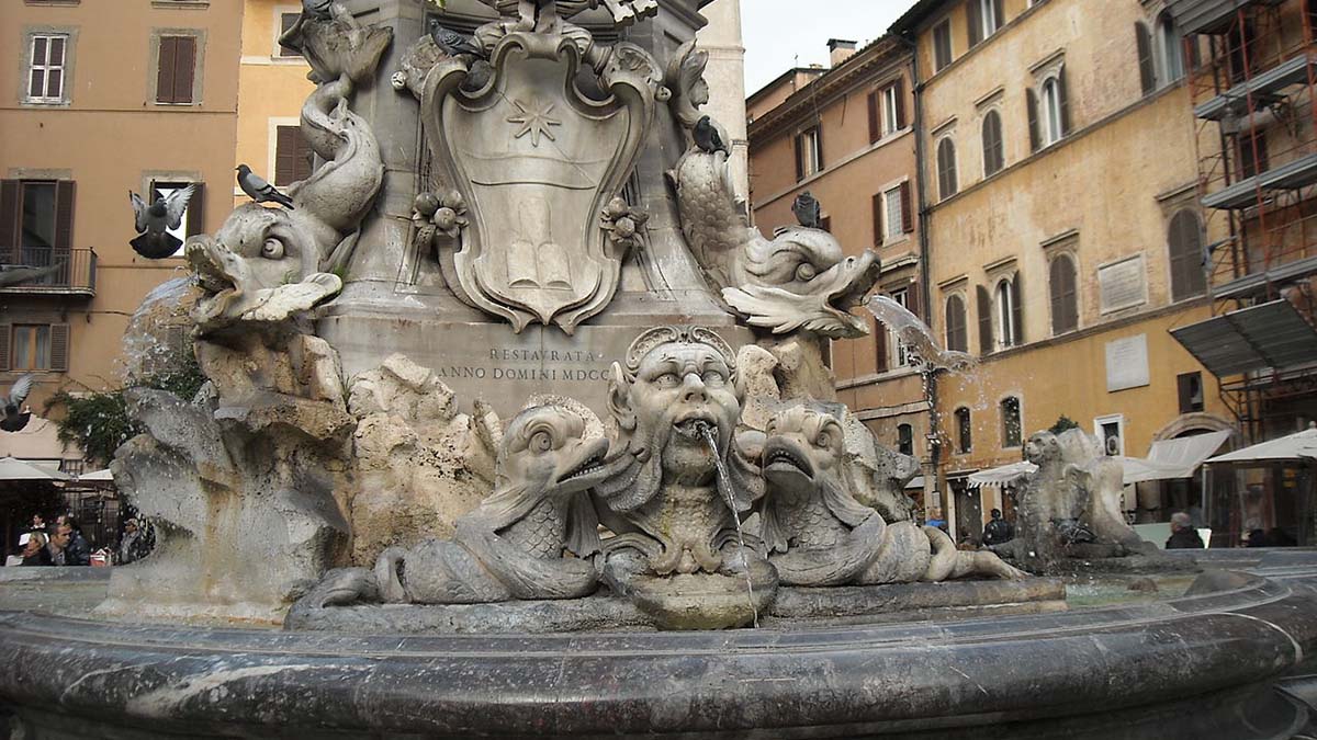 Piazza della Rotunda fountain
