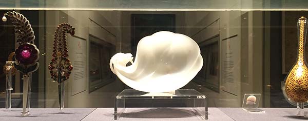 white nephrite jade wine cup of Emperor Shah Jahan
