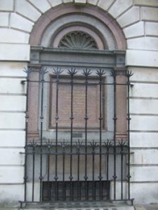 martyrs plaque on St. Bartholomew’s Hospita