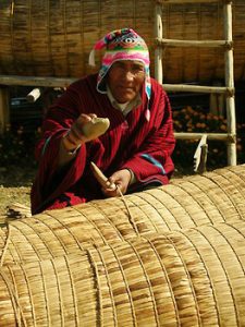 building a Bolivian reed boat