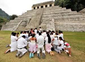 Maya group pay homage to Pakal