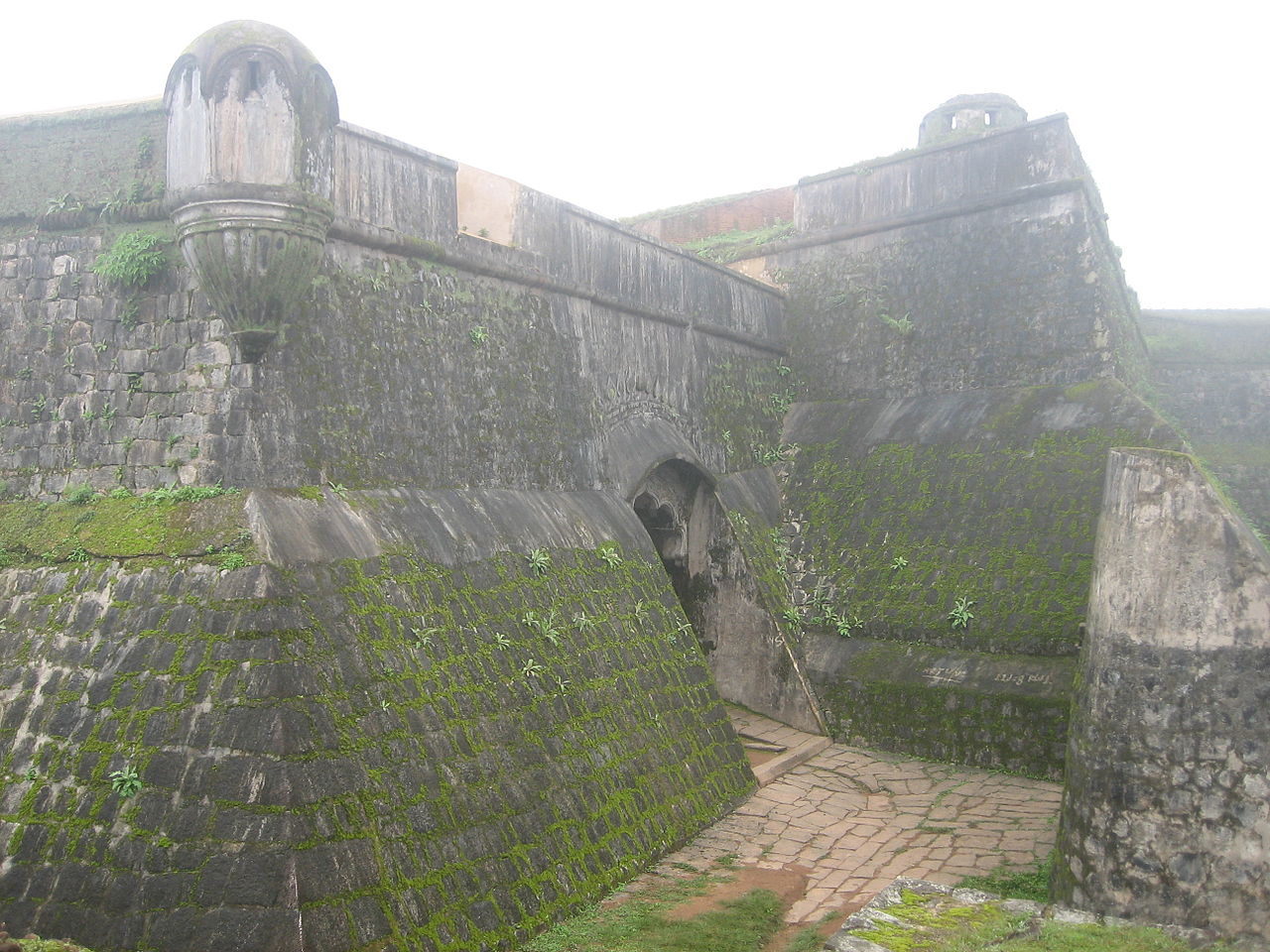 Manjarabad Fort