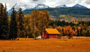 cabin in Colorado mountains