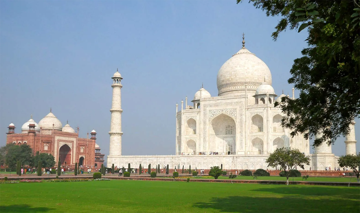 Taj Mahal and Gate